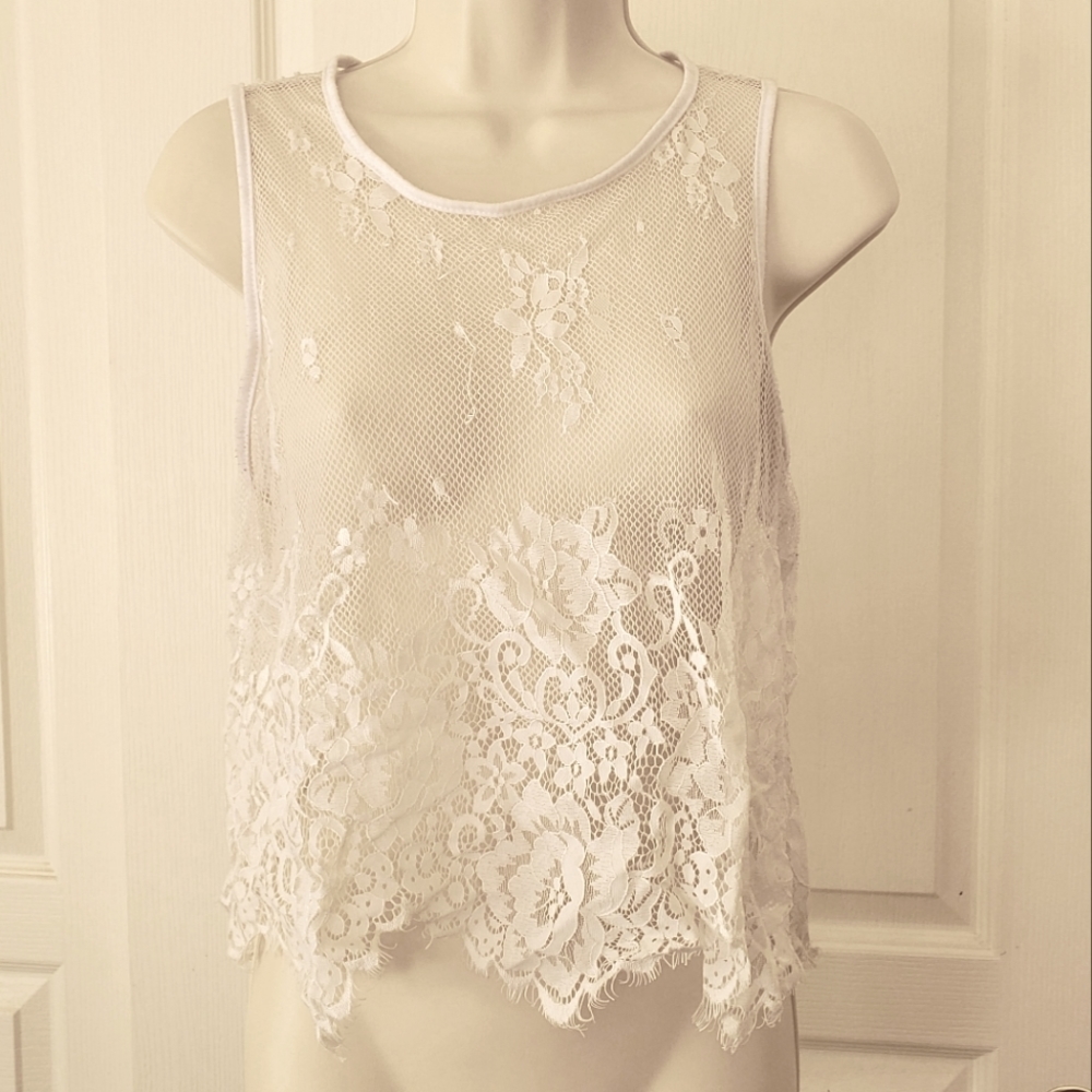 Bongo | White Lace sheer cropped Tank. Size L.